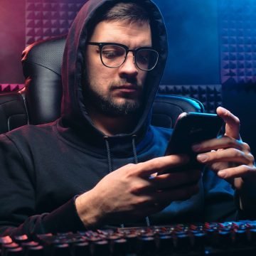 pexels-mikhail-nilov-6963096 (1)